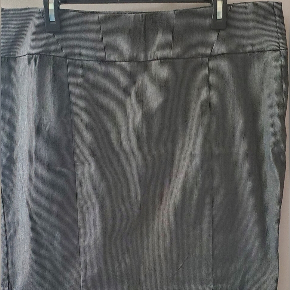 Maurices Dresses & Skirts - Maurices Charcoal Pencil Skirt